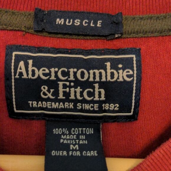 American Eagle Outfitters Men's Burgundy V-Neck Sweater - Picture 2 of 5